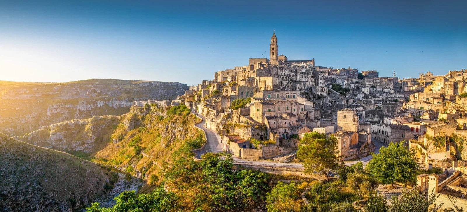 Foto panoramica dei Sassi di Matera di giorno