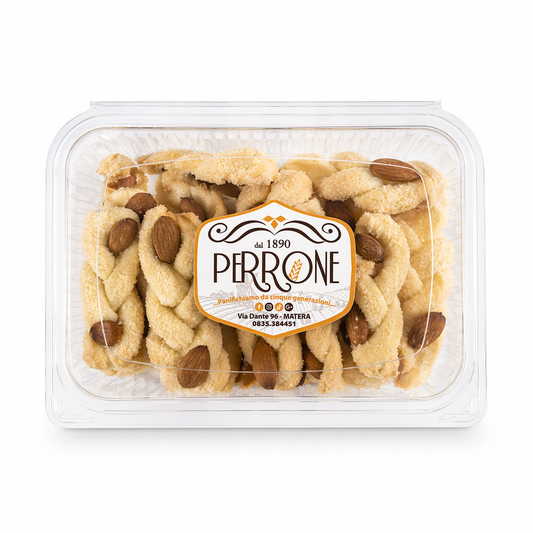 Treccine al vino bianco con mandorle