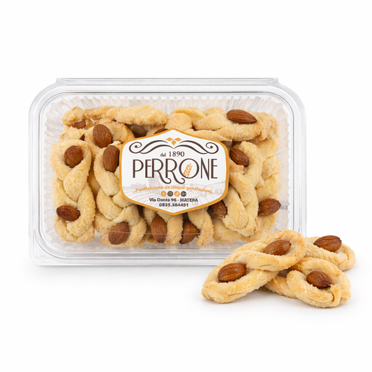 Treccine al vino bianco con mandorle